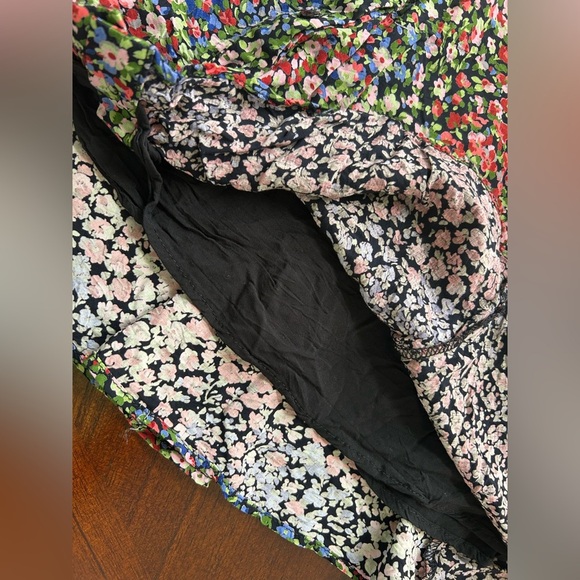URBAN OUTFITTERS Floral Women's Skirt size S-P - Picture 6 of 9